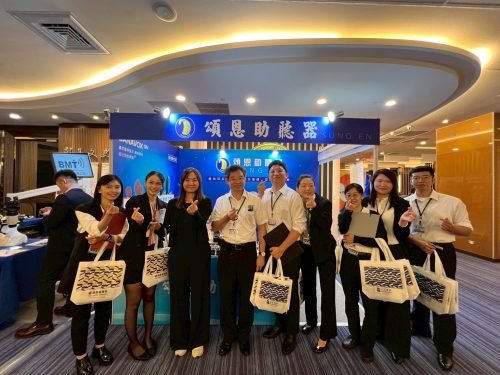 聽力公主 GRACE 頌恩 頌恩集團 頌恩助聽器 合照 助聽器公司 彰基耳科醫學會