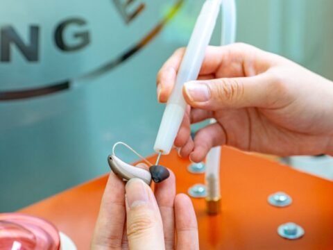 充電式助聽器 保養操作指南 封面圖